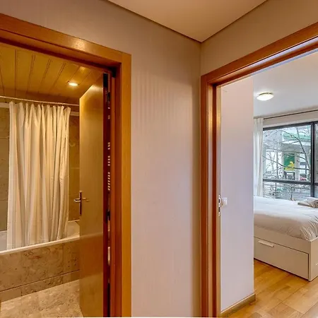 Noir Oriente 1br Apartment